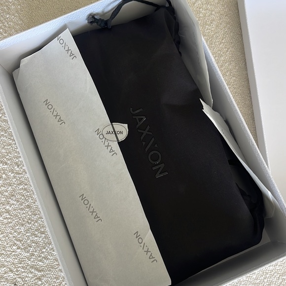 Jaxxon black printed large leather strap shoulder bag BRAND NEW - Picture 7 of 7